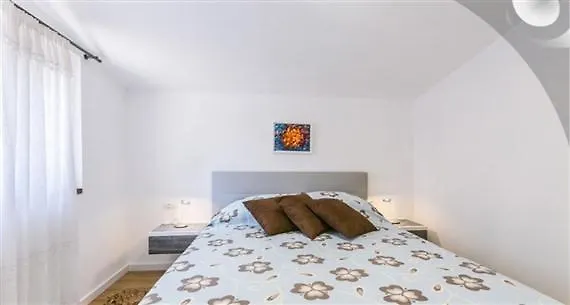 Apartment Fig Tree Medulin Croatia