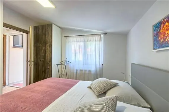 Apartment Fig Tree Medulin 0*,  Croatia
