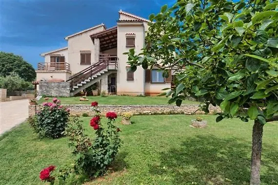 Apartment Fig Tree Medulin 0*,  Croatia